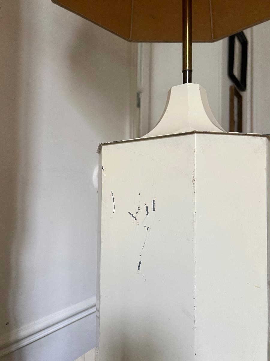 Grande lampe pagode métal laqué 1960