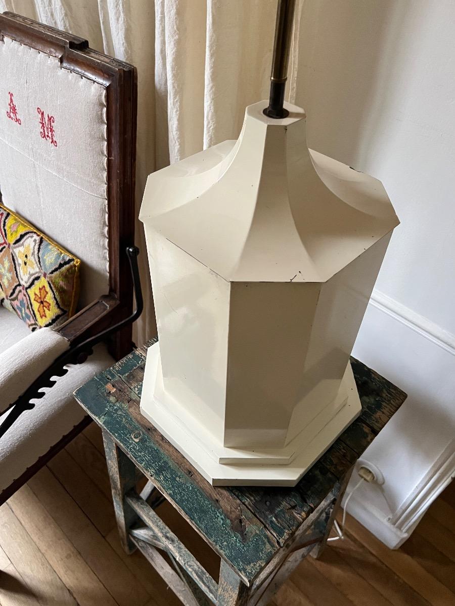Grande lampe pagode métal laqué 1960