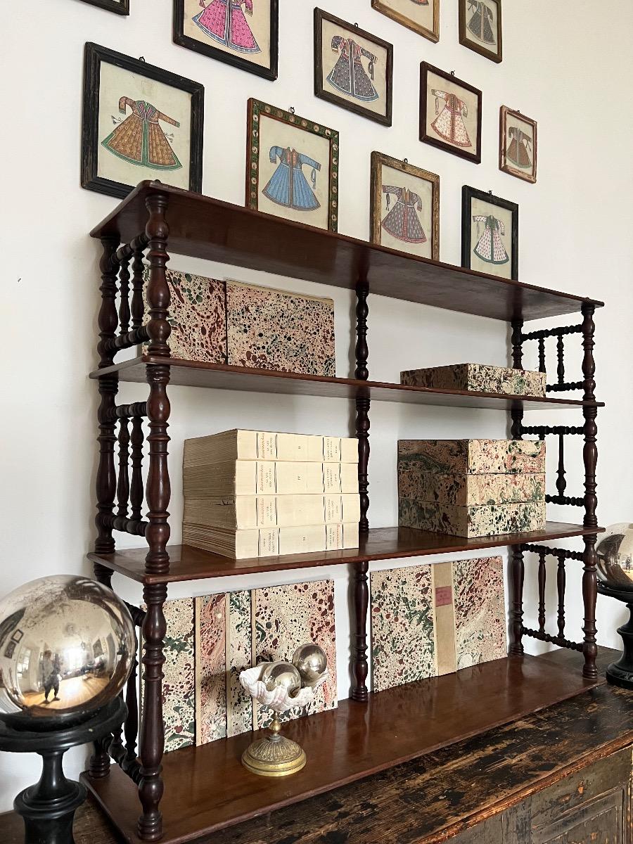 Large étagère noyer XIXème 