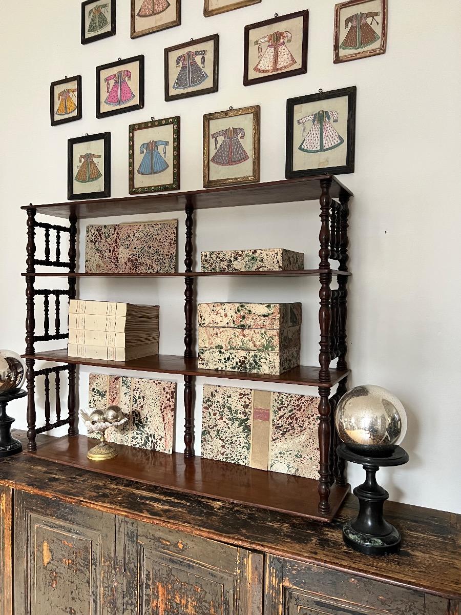 Large étagère noyer XIXème 