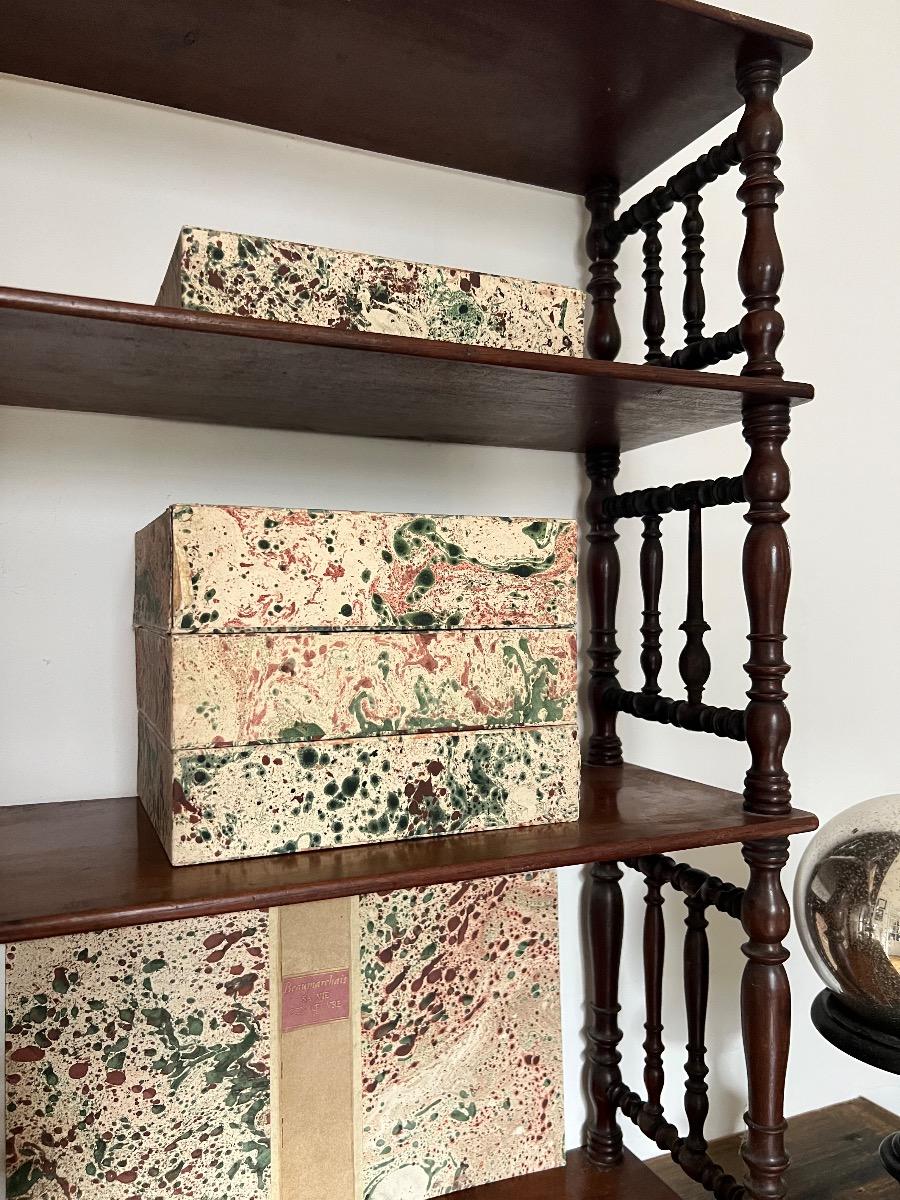 Large étagère noyer XIXème 