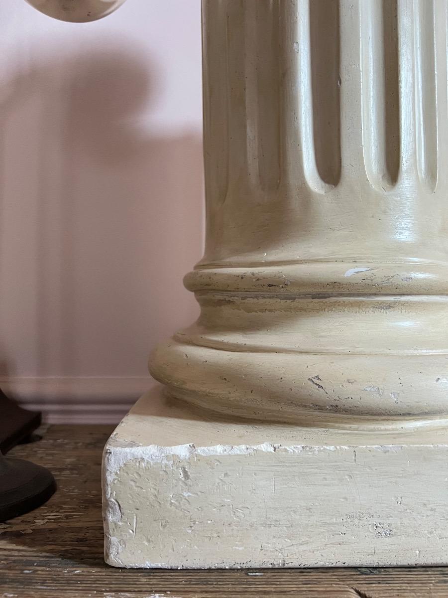 Paire de piédestaux néoclassiques plâtre 