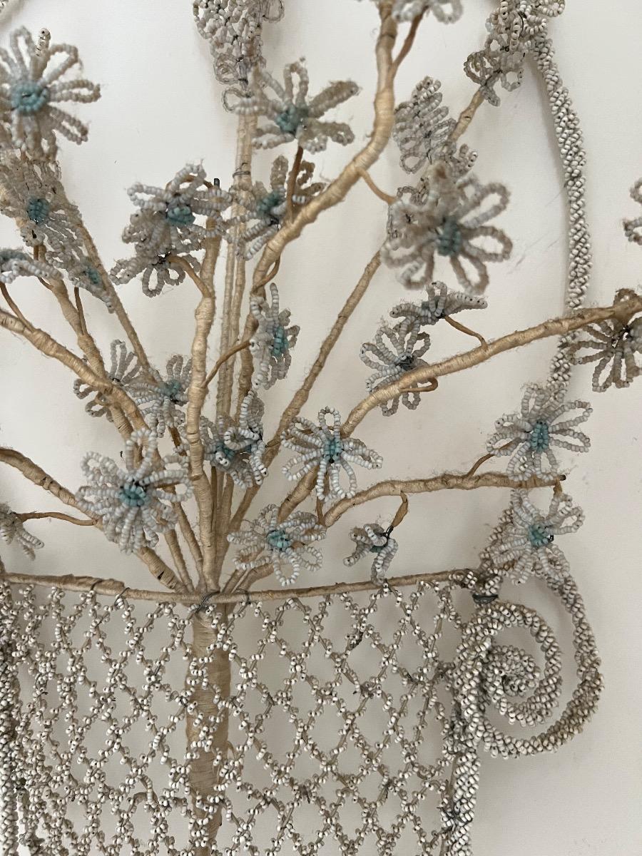 Ouvrage fil de fer et perles 1880