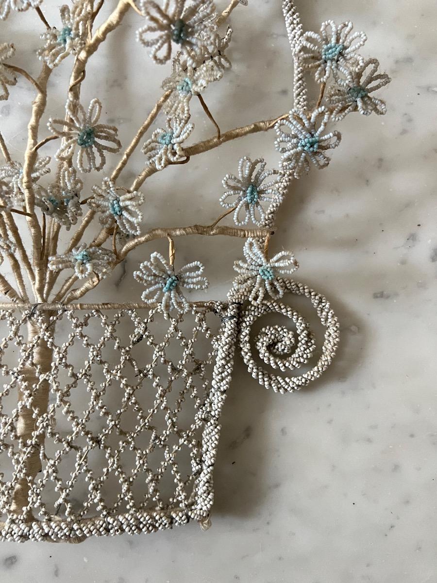 Ouvrage fil de fer et perles 1880