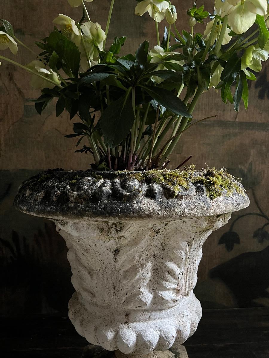 Paire de vases de jardin ciment 1940