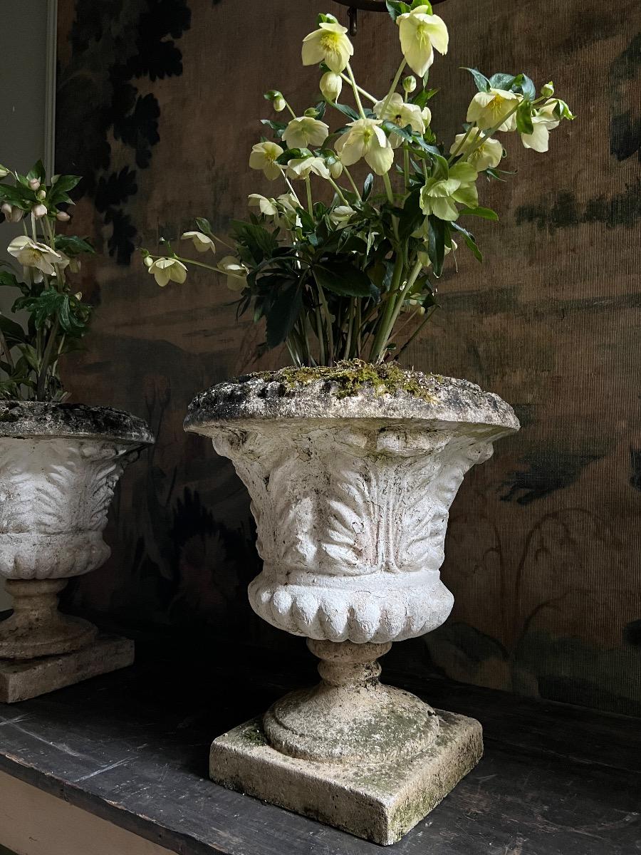 Paire de vases de jardin ciment 1940
