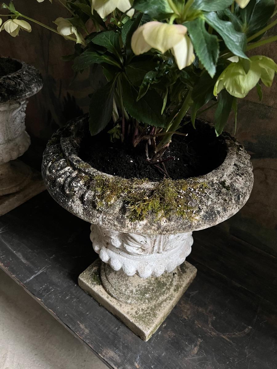 Paire de vases de jardin ciment 1940