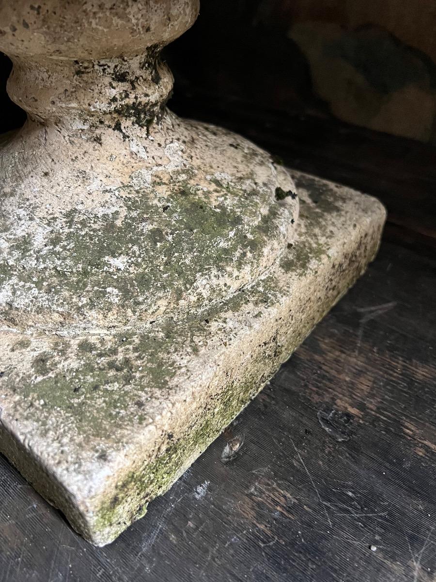 Paire de vases de jardin ciment 1940