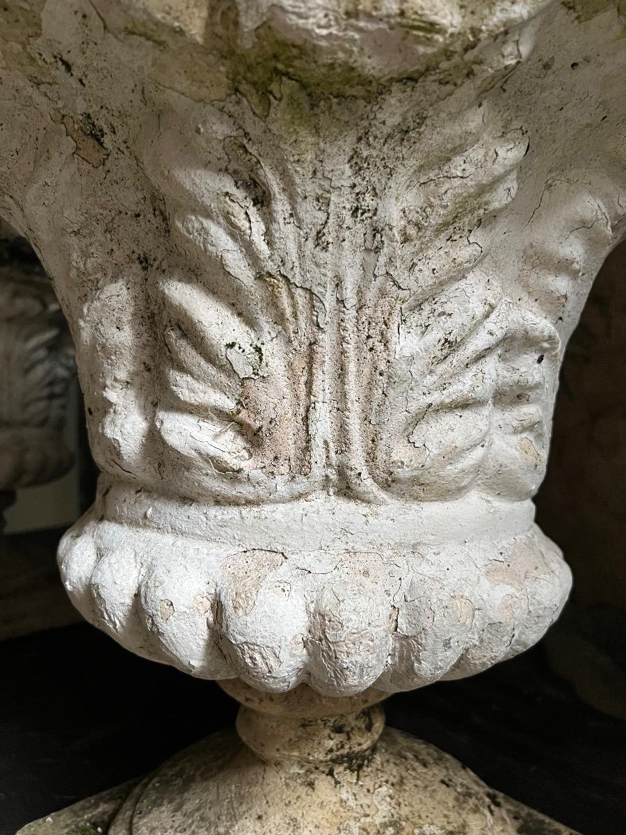 Paire de vases de jardin ciment 1940