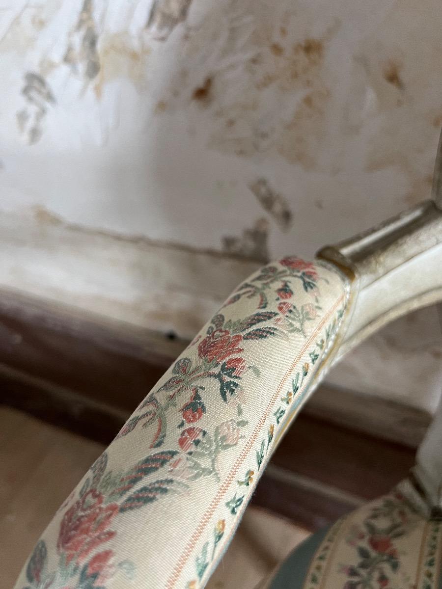 Paire de fauteuils de style LXVI