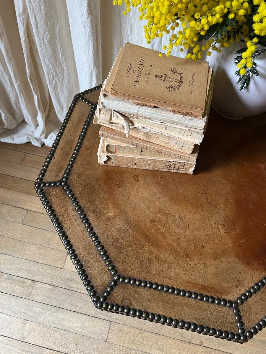 Guéridon octogonal cuir et chêne 1940