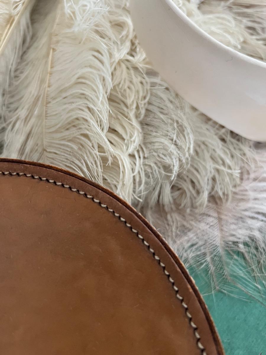 Boîte à cols cuir piqué sellier 1950