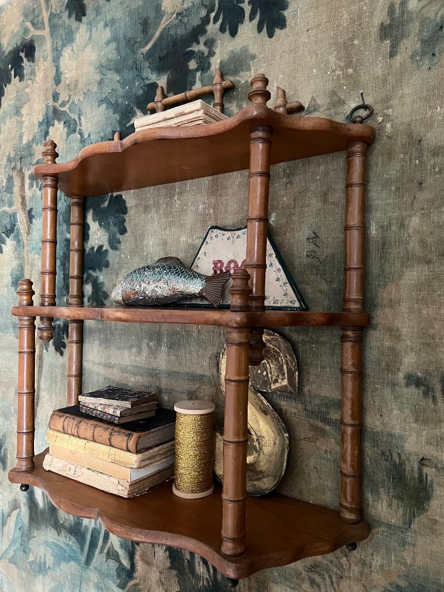 Étagère bois faux-bambou 1880