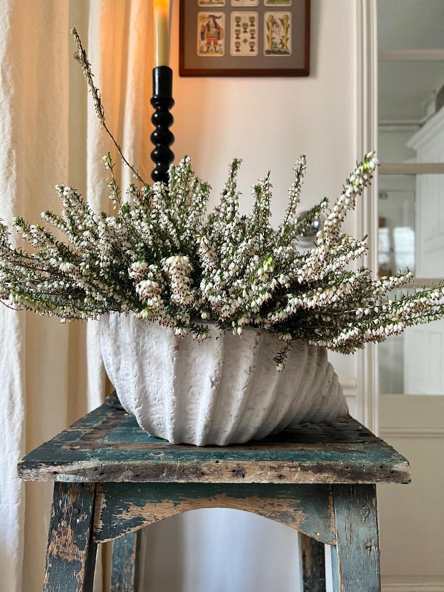 Cache-pot coquillage terre cuite peinte 1960