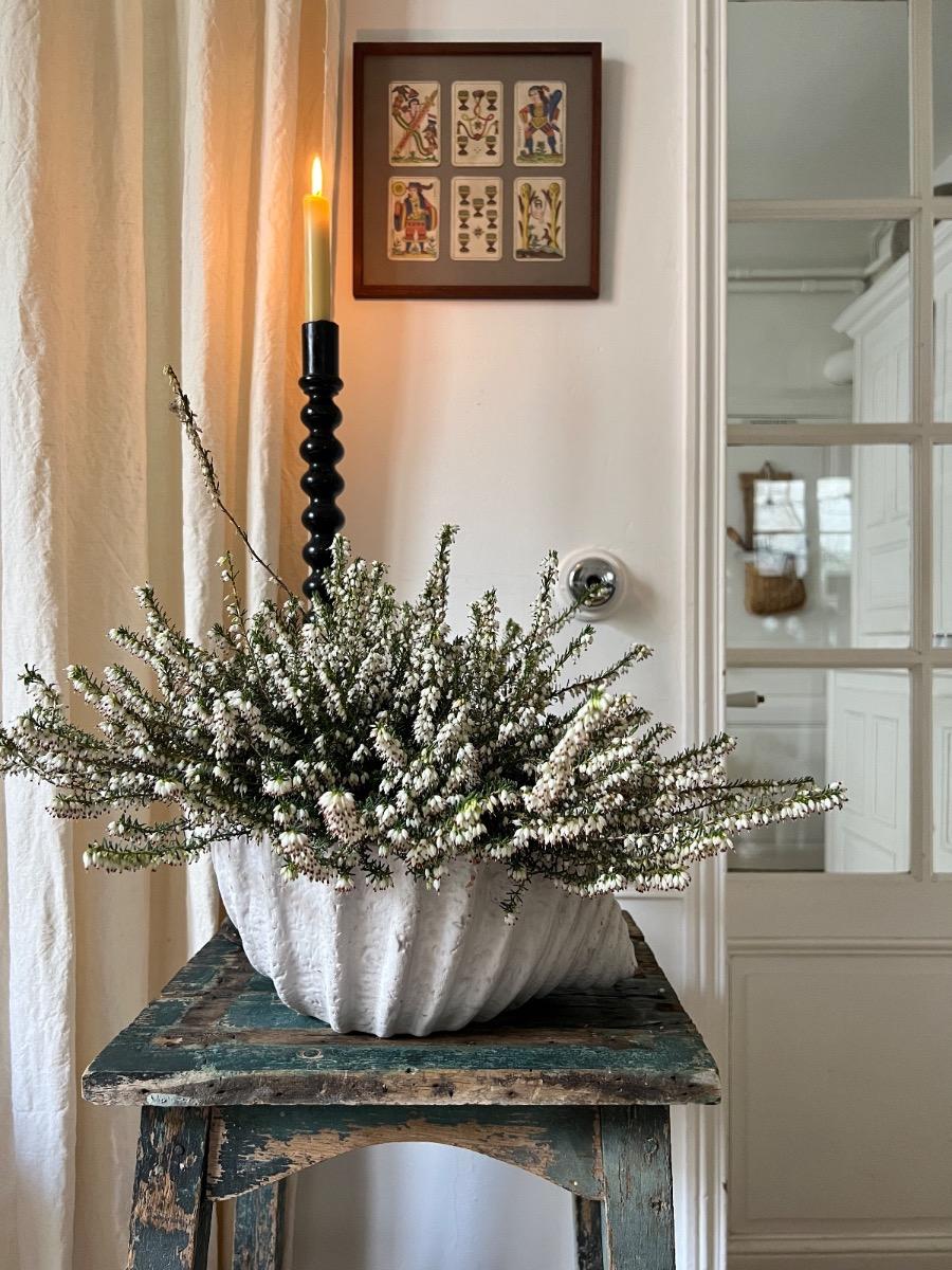 Cache-pot coquillage terre cuite peinte 1960