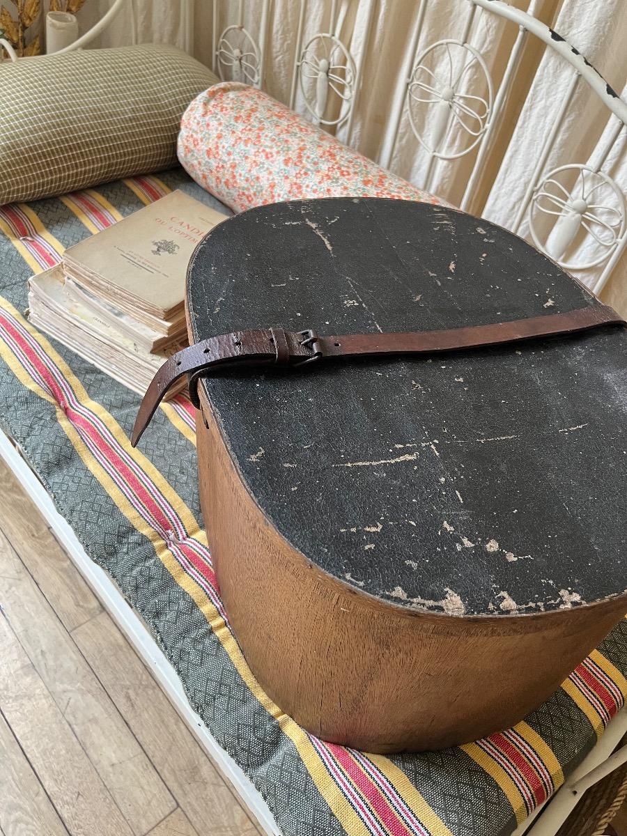 Boîte à chapeaux XIXême bois cintré