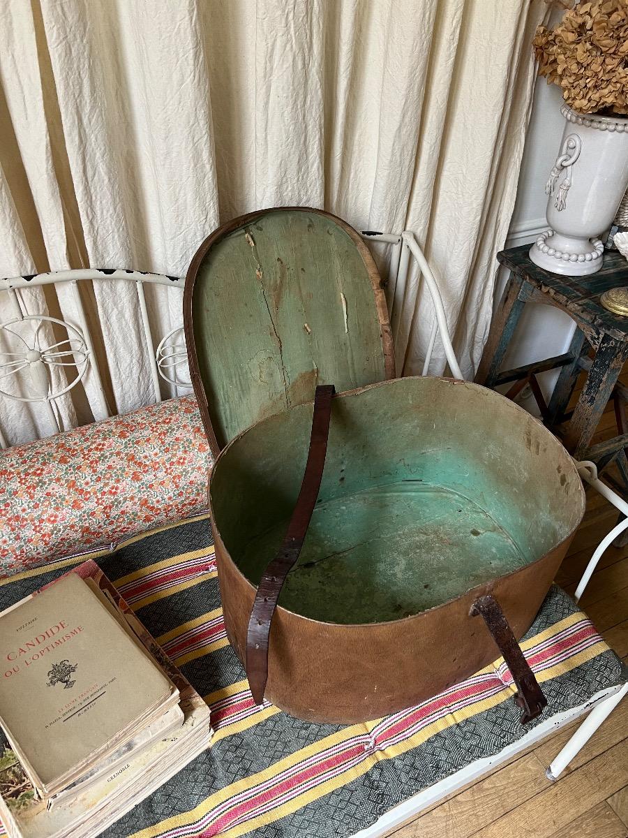 Boîte à chapeaux XIXême bois cintré