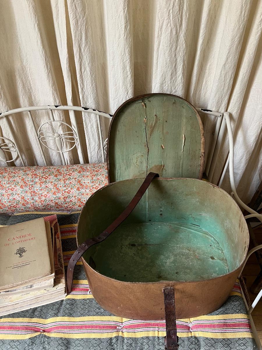 Boîte à chapeaux XIXême bois cintré