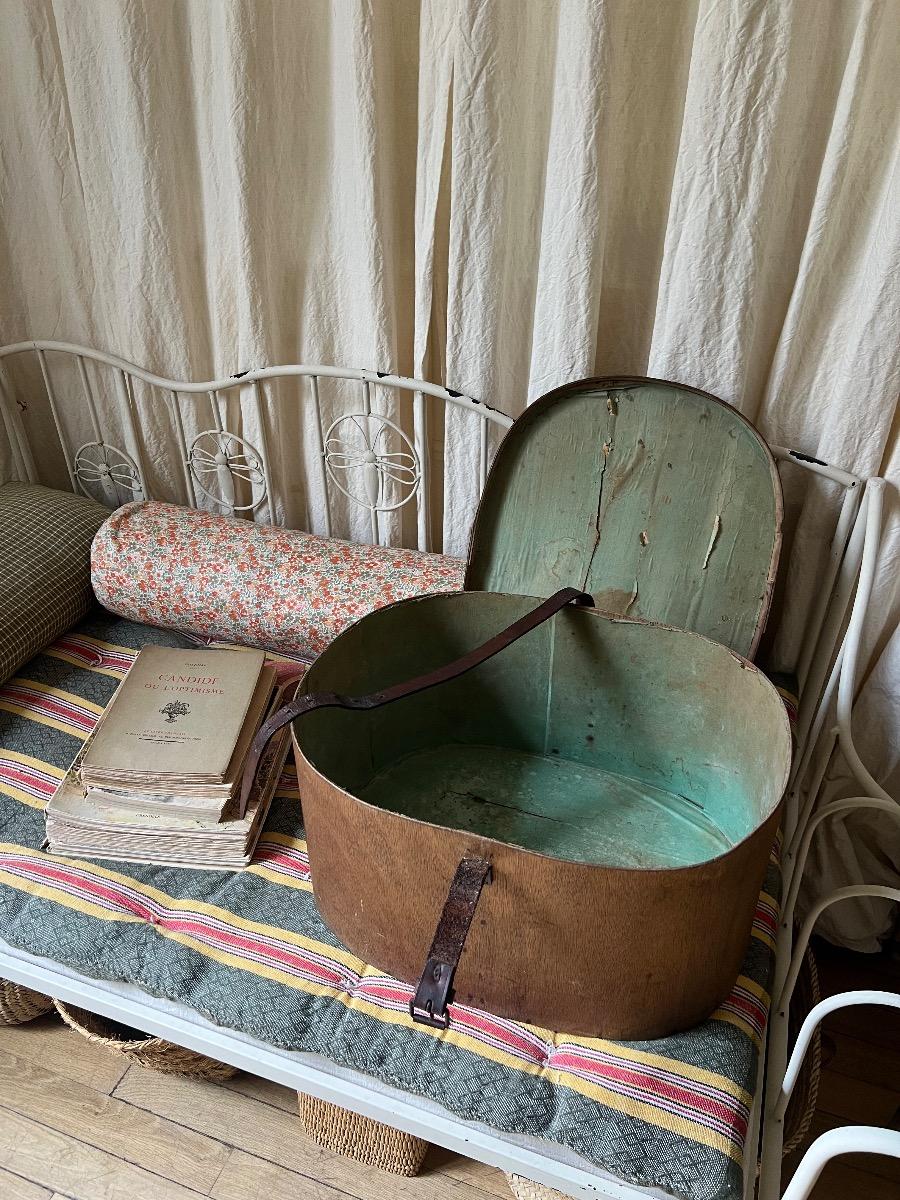 Boîte à chapeaux XIXême bois cintré