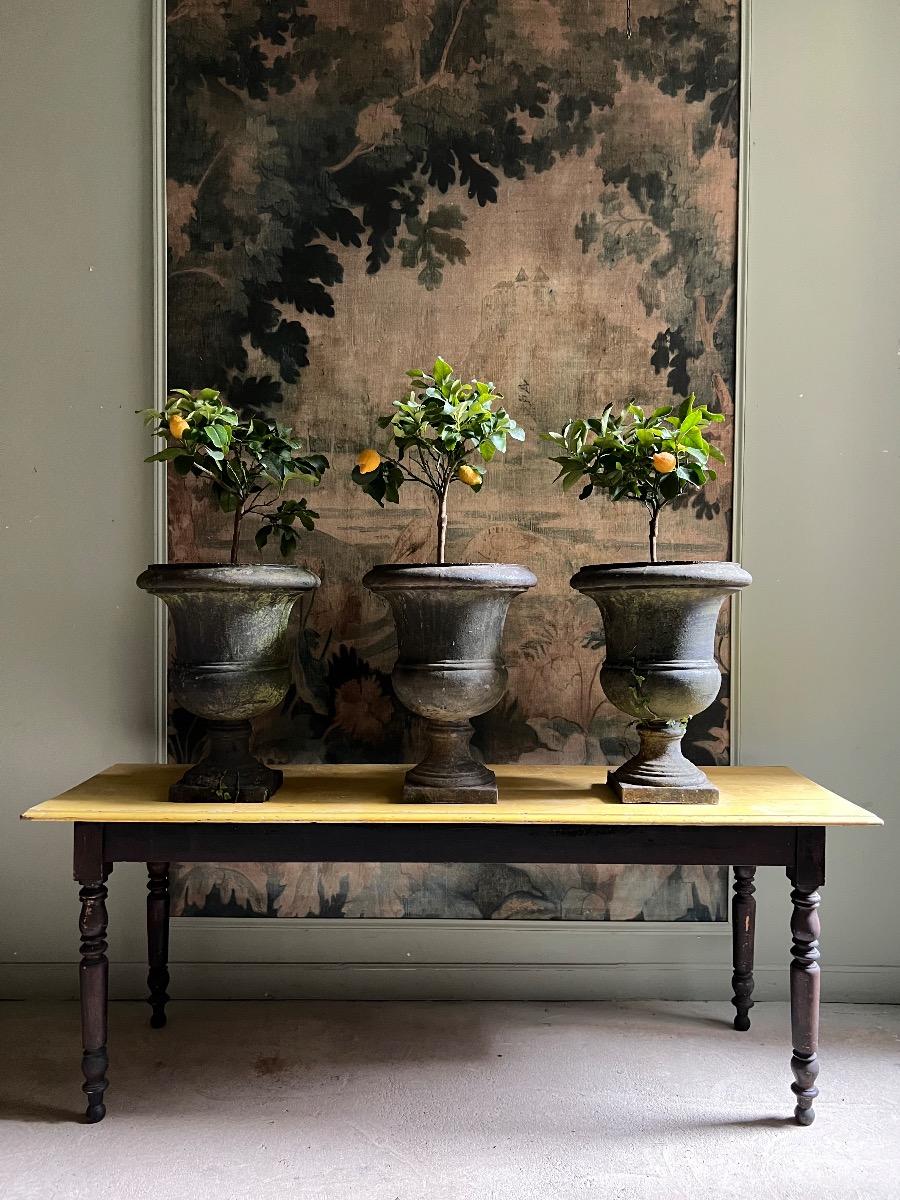 Suite 3 vases de jardin fonte ép. Directoire