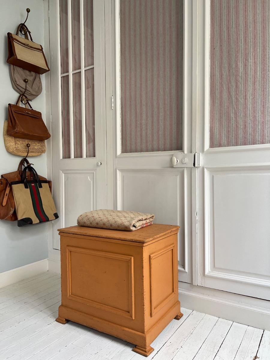 Coffre XIXème panneauté 