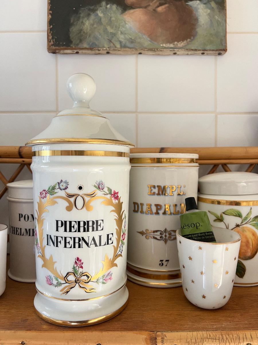 Pot d’apothicaire porcelaine 1950