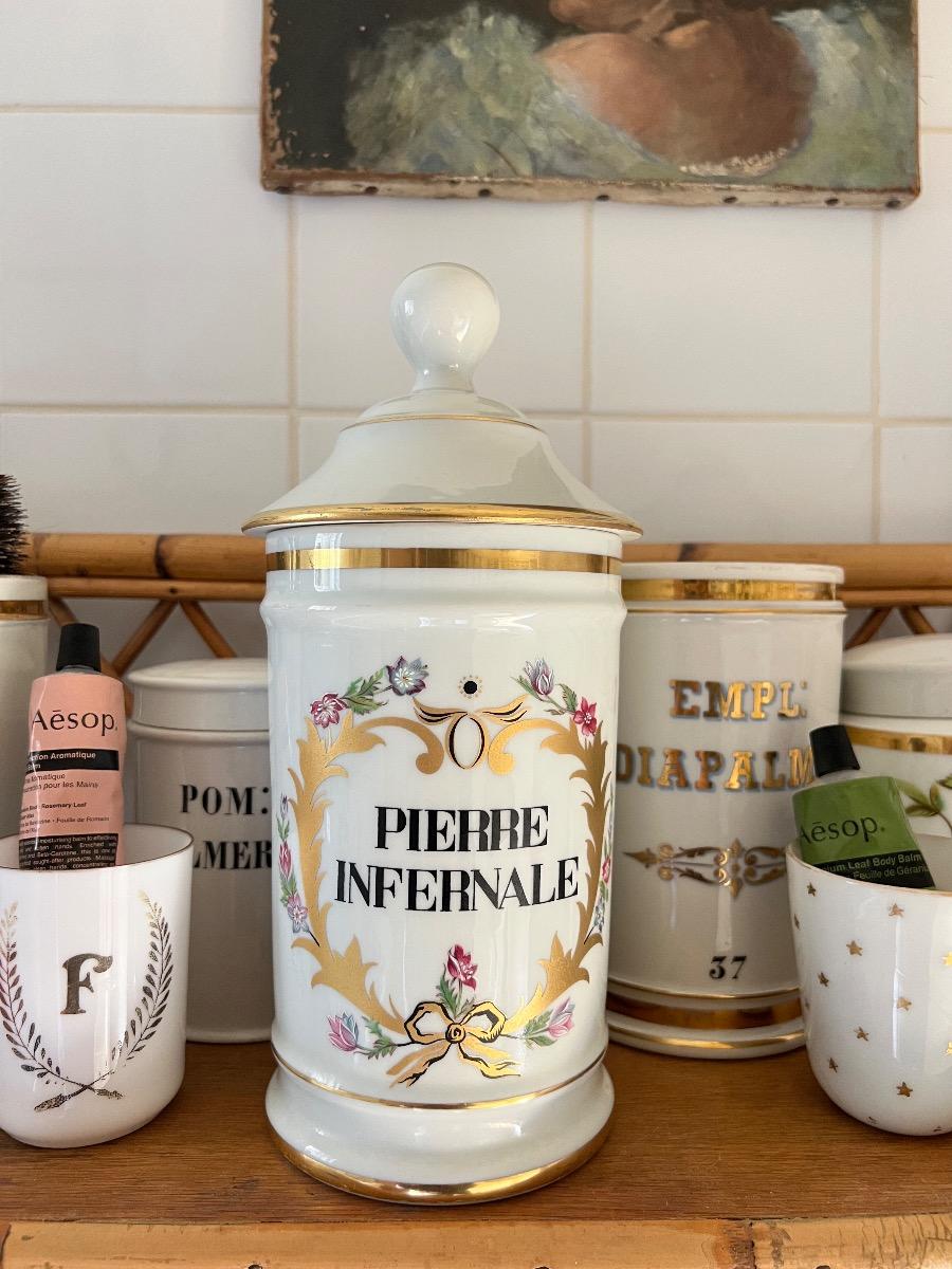 Pot d’apothicaire porcelaine 1950