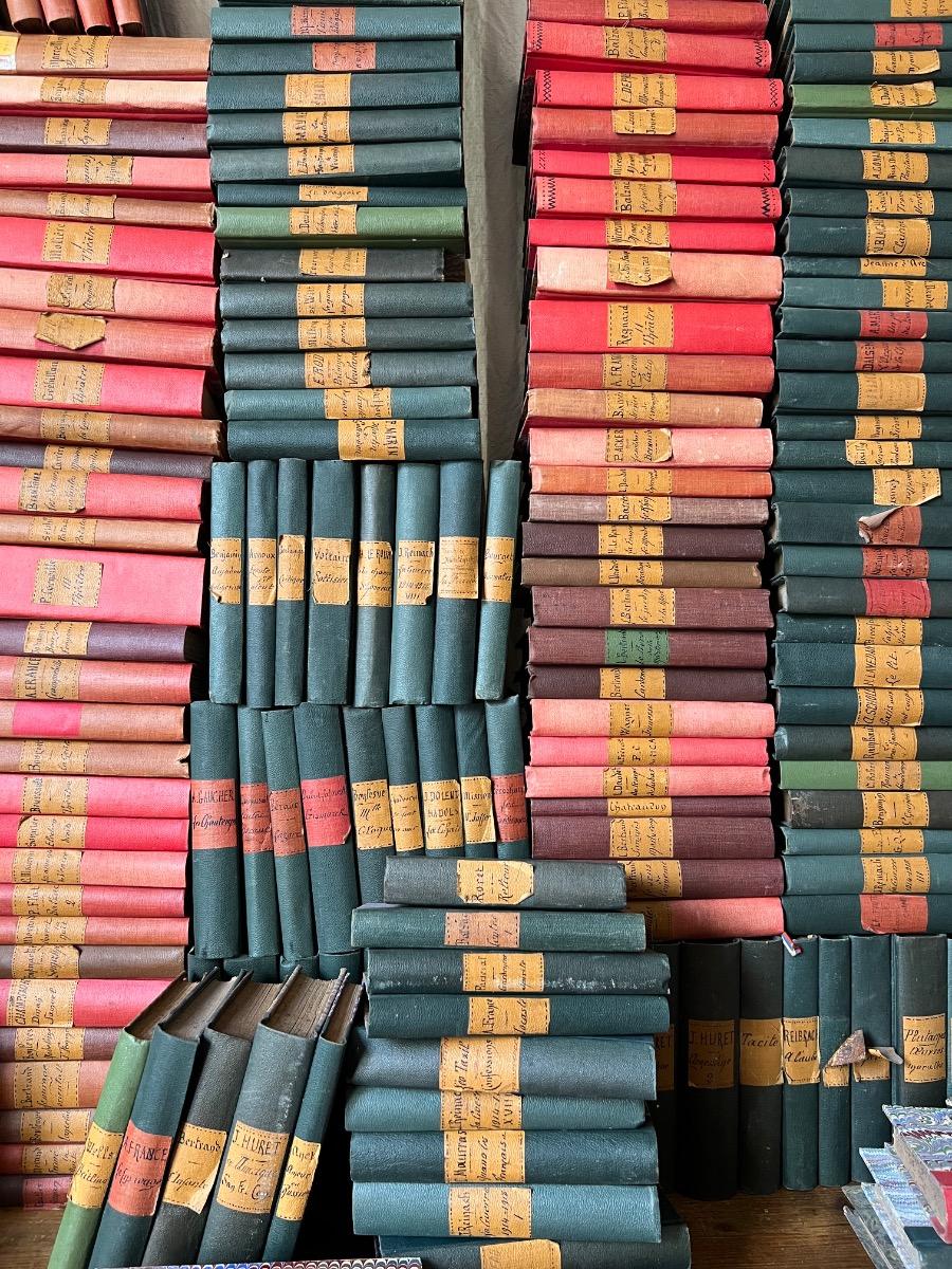 Ensemble de 290 livres reliés