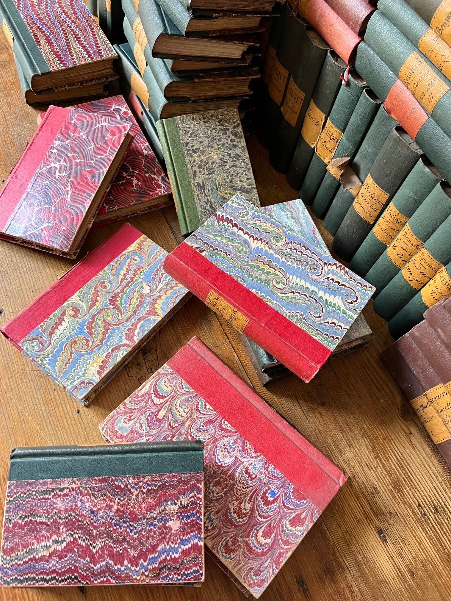 Ensemble de 290 livres reliés