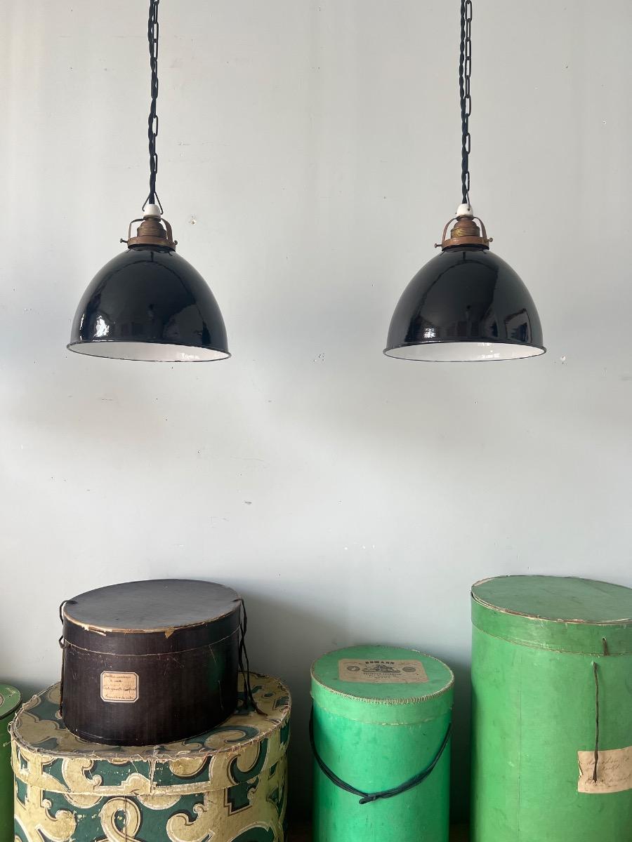Suite de 3 suspensions tôle émaillée 1940