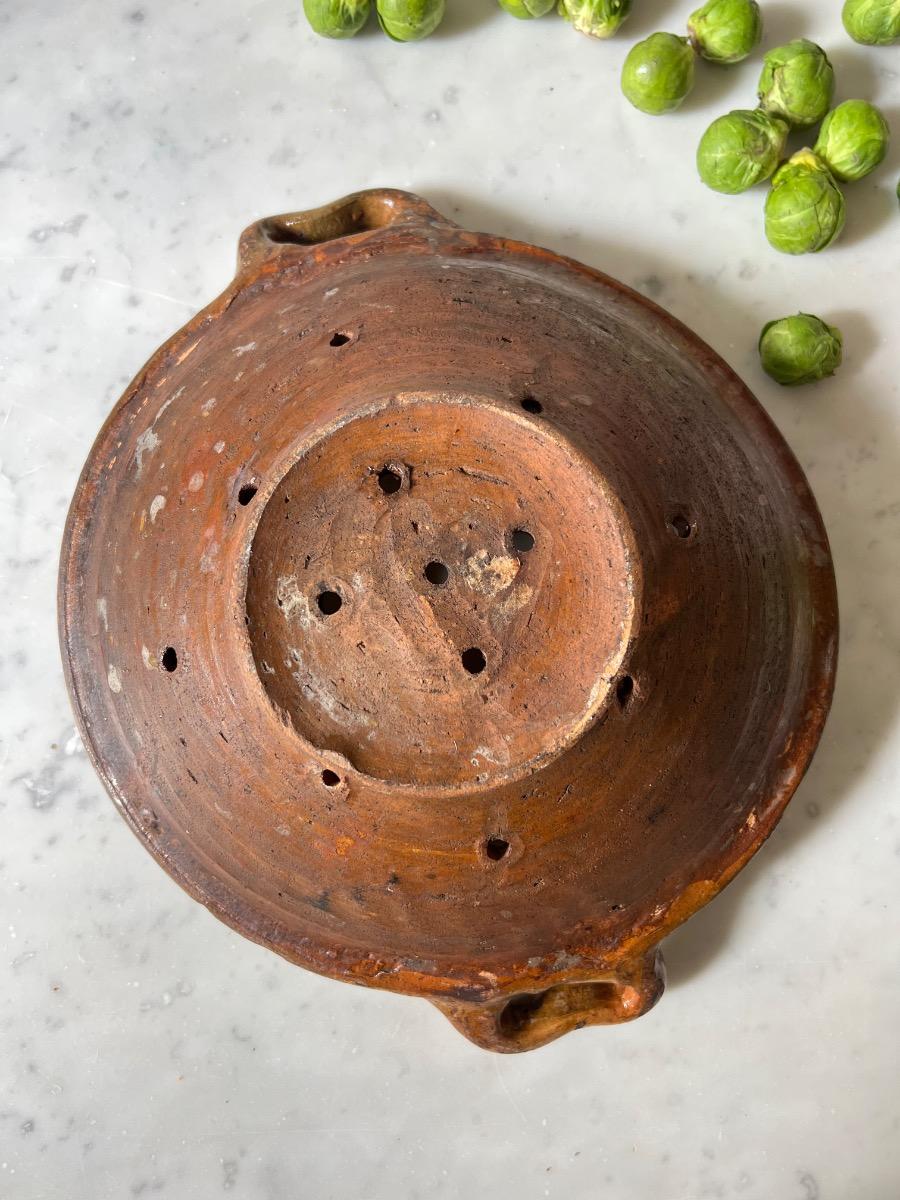 Égouttoir terre vernissée 1900