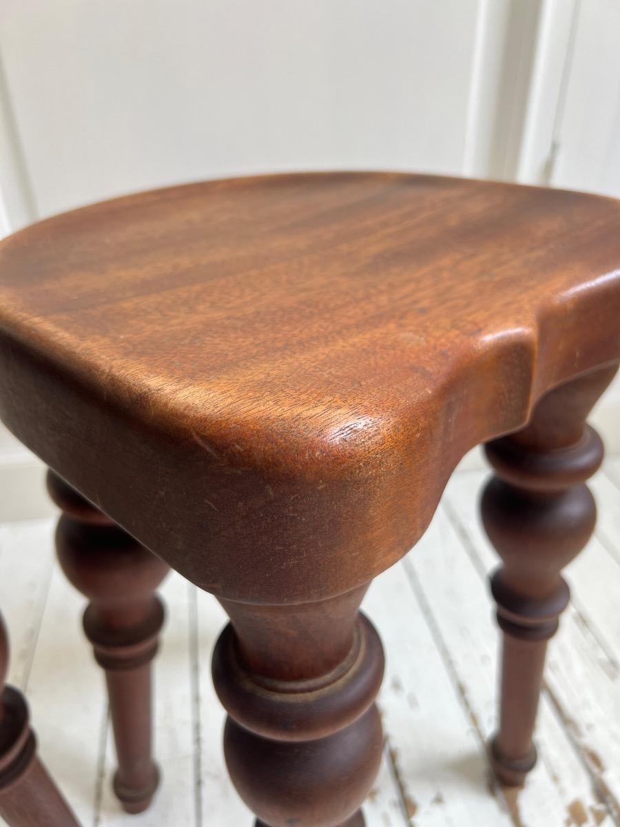 Paire de tabourets XIXème chêne 