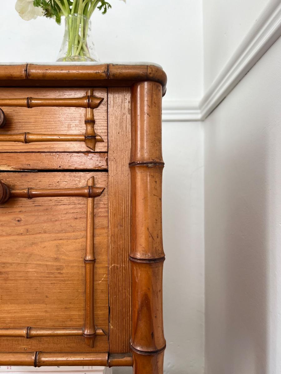 Chevet bois façon bambou 1900