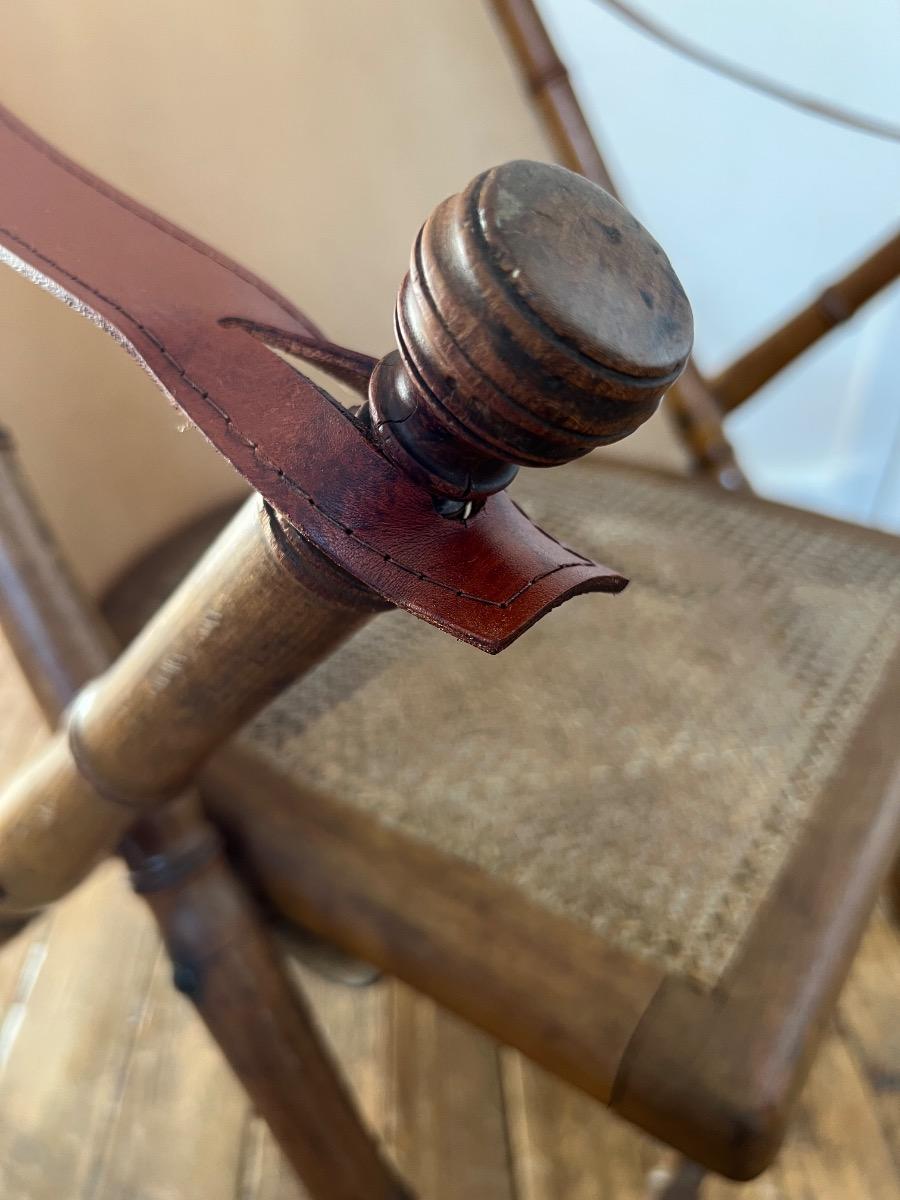Fauteuil d’officier pliant cannage cuir 1920