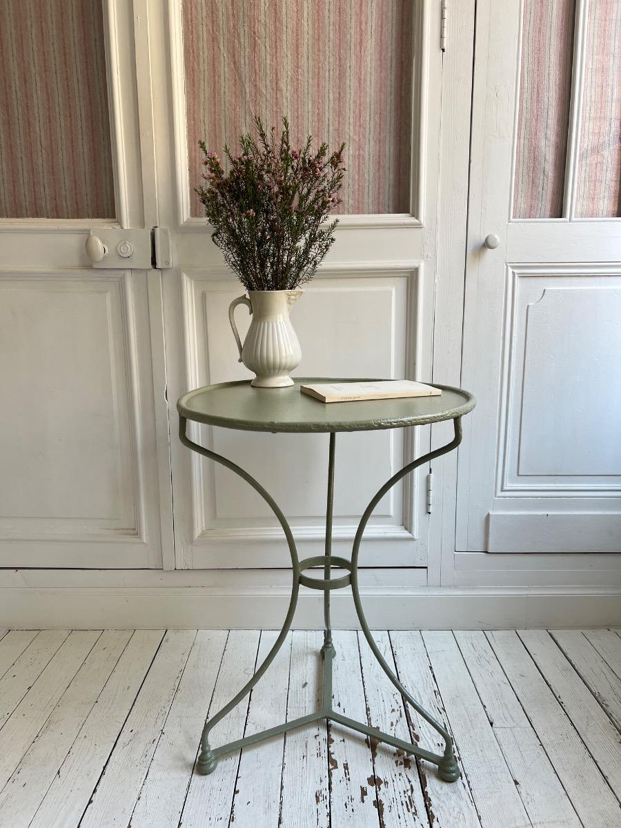 Guéridon de jardin XIXème métal peint 