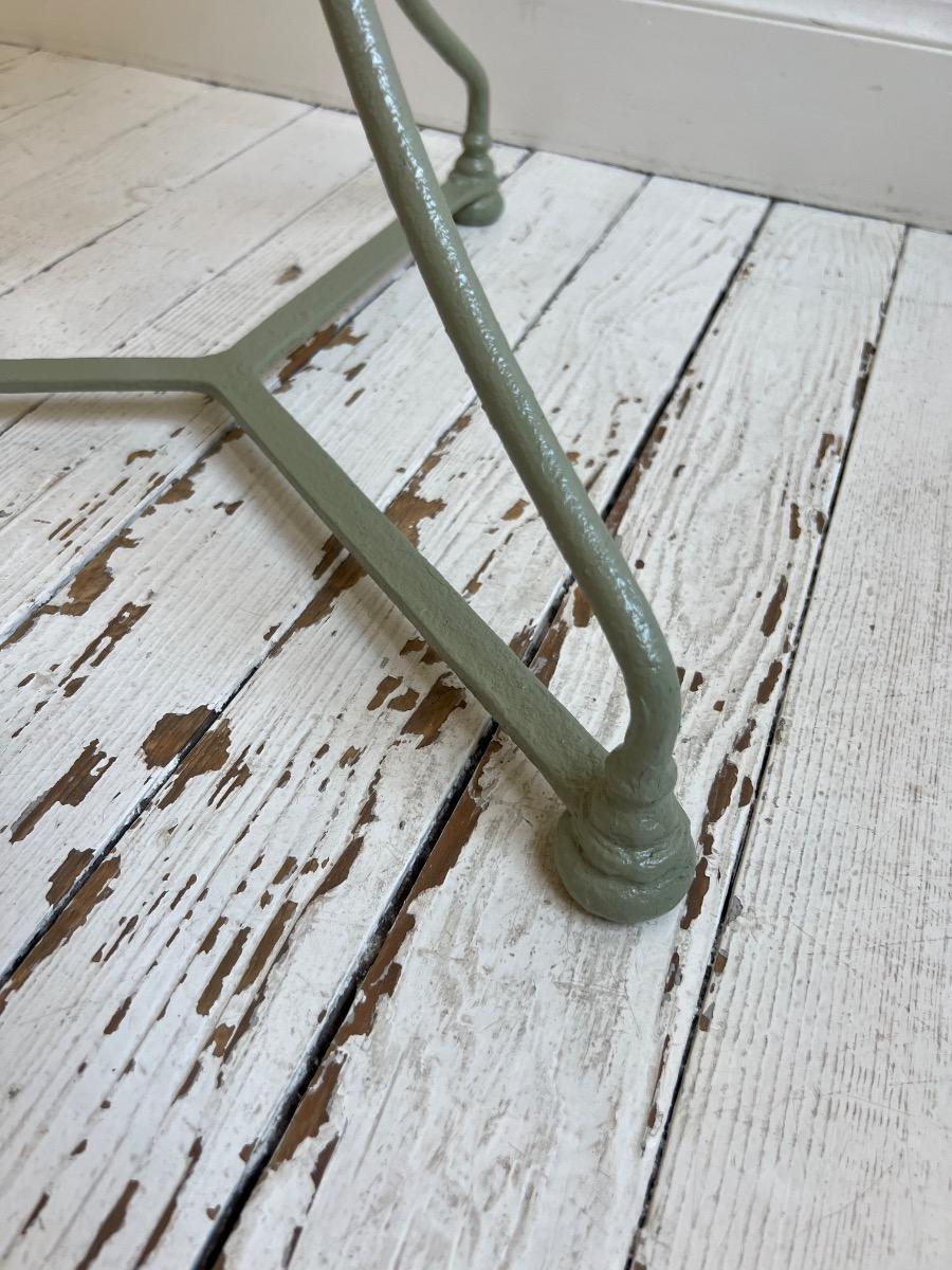 Guéridon de jardin XIXème métal peint 