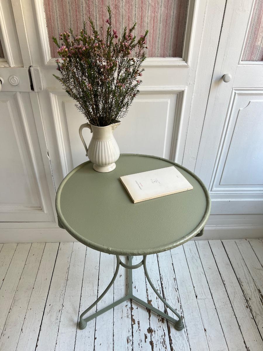 Guéridon de jardin XIXème métal peint 