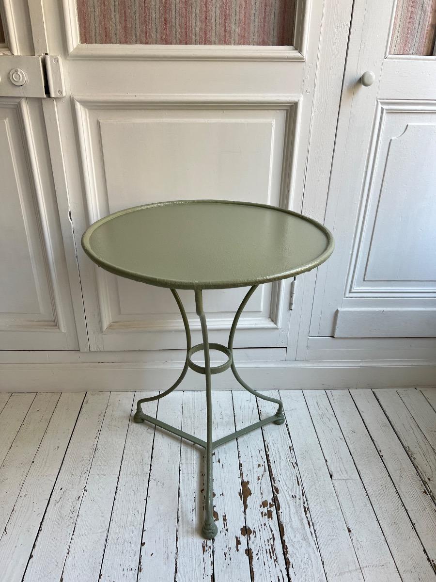 Guéridon de jardin XIXème métal peint 