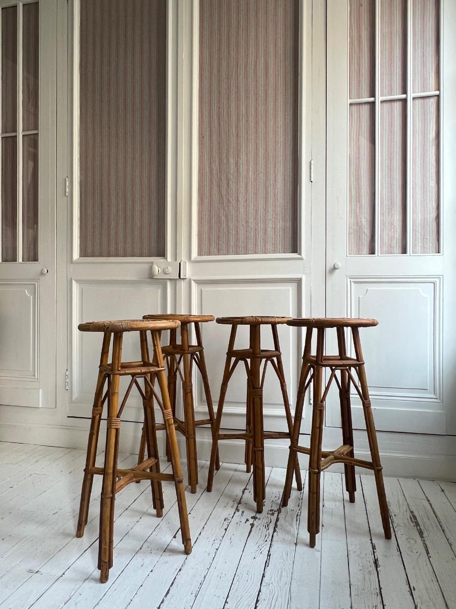 Suite de 4 tabourets de bar, rotin, 1950