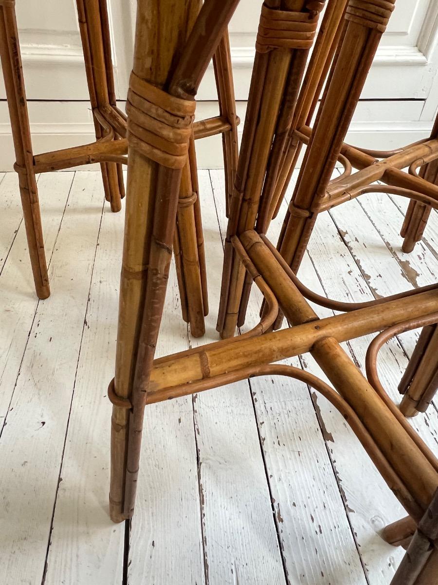 Suite de 4 tabourets de bar, rotin, 1950