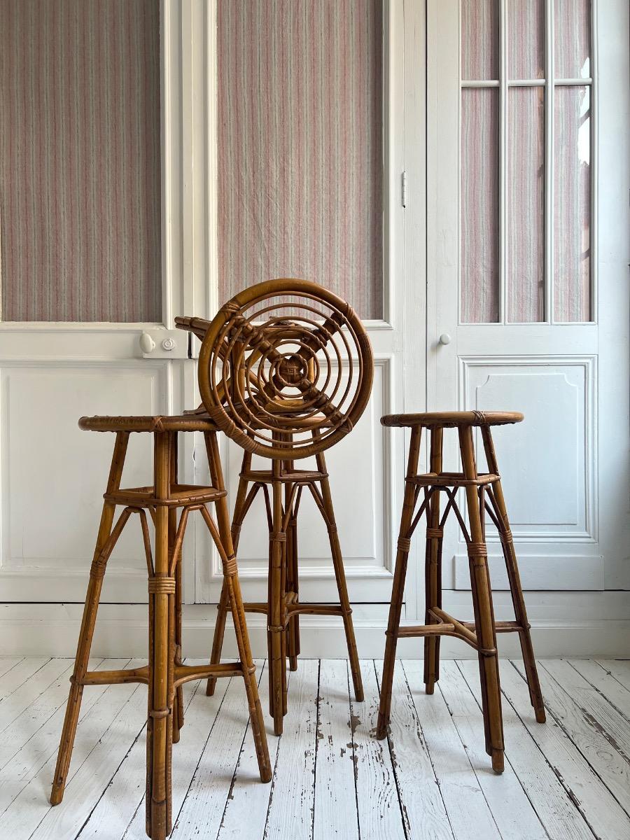 Suite de 4 tabourets de bar, rotin, 1950