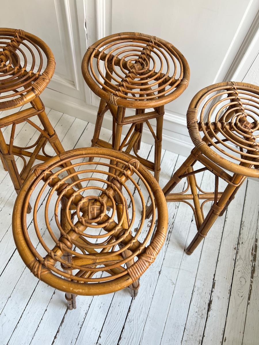 Suite de 4 tabourets de bar, rotin, 1950