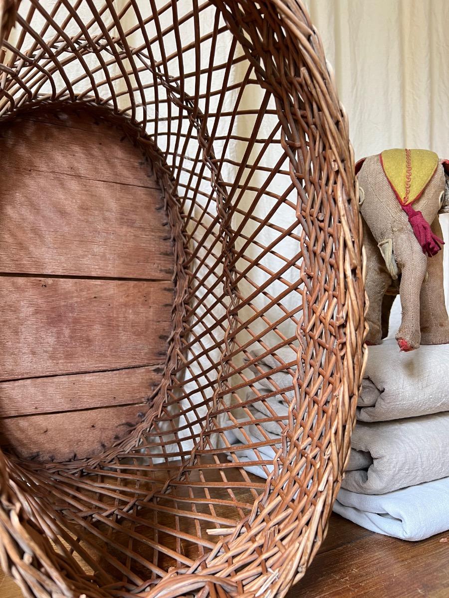 Grand panier oblong osier 1950