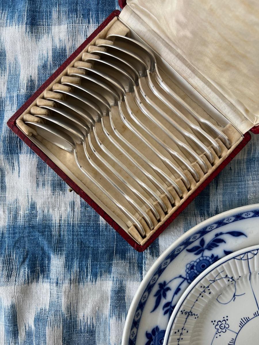 Service 12 cuillères dessert métal argenté 