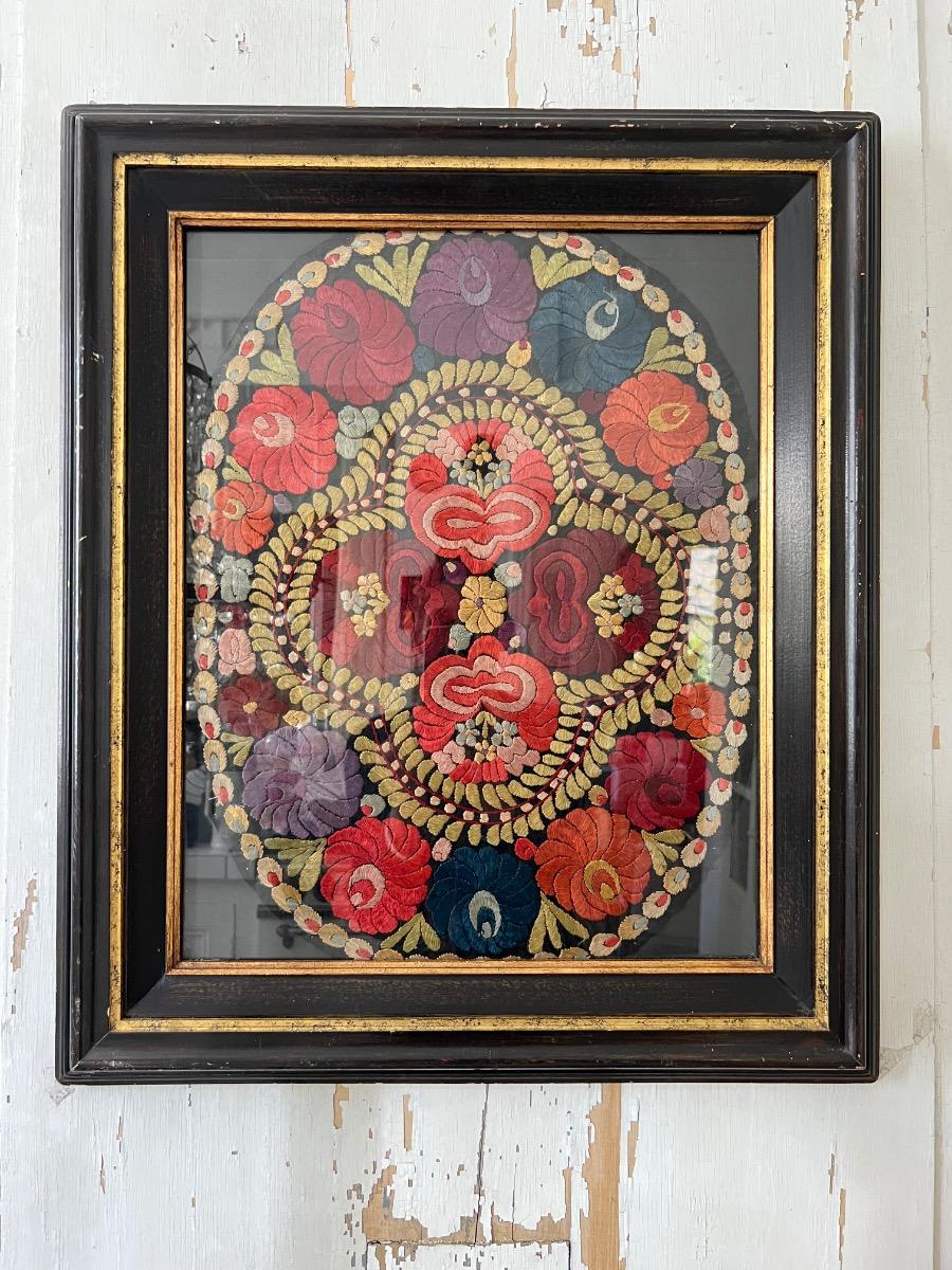 Ouvrage de broderie XIXème encadré 