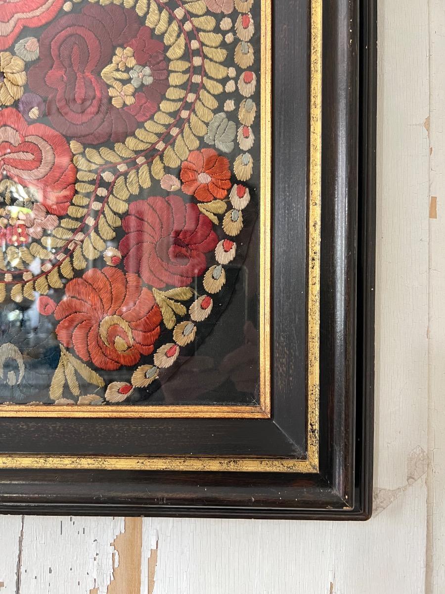 Ouvrage de broderie XIXème encadré 