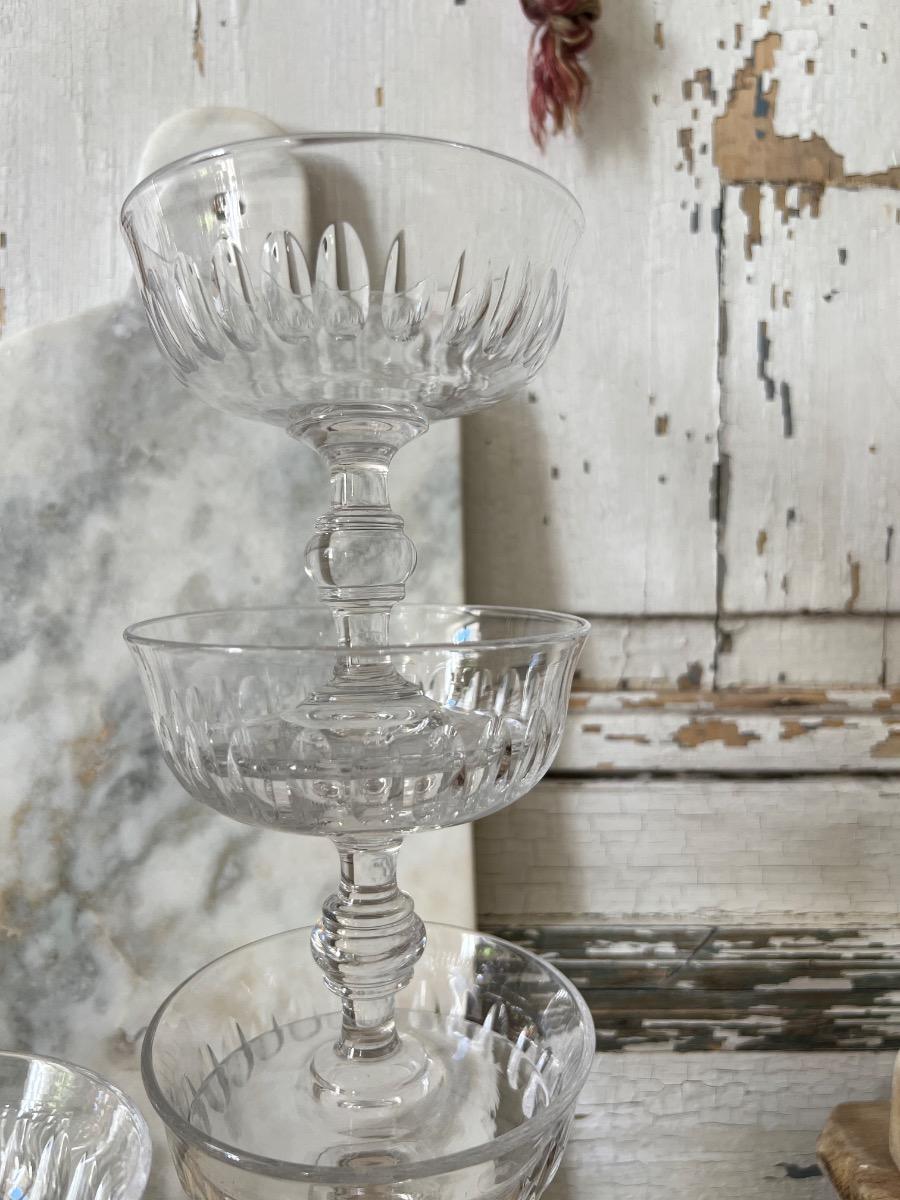 Service 12 coupes à champagne 1880