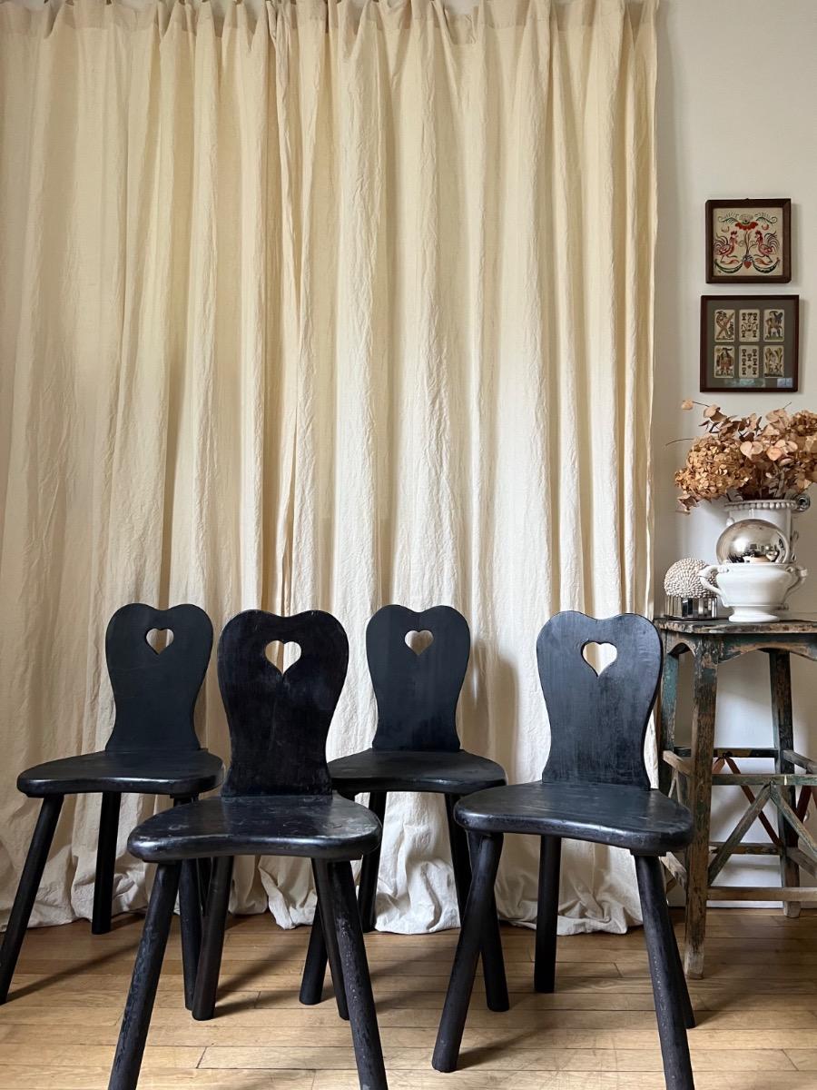 Suite de 4 chaises bois noirci 1960