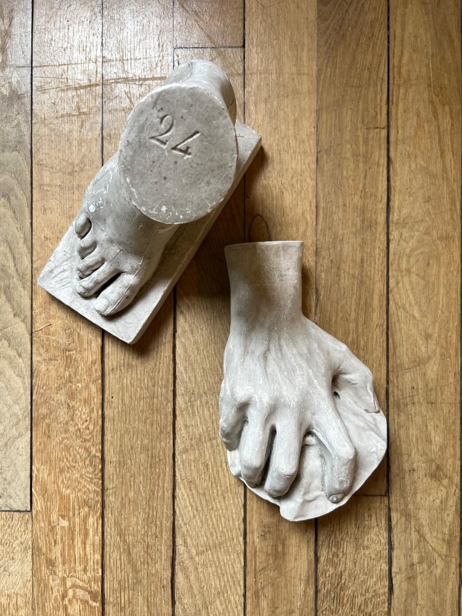 Main et pied plâtre 1930