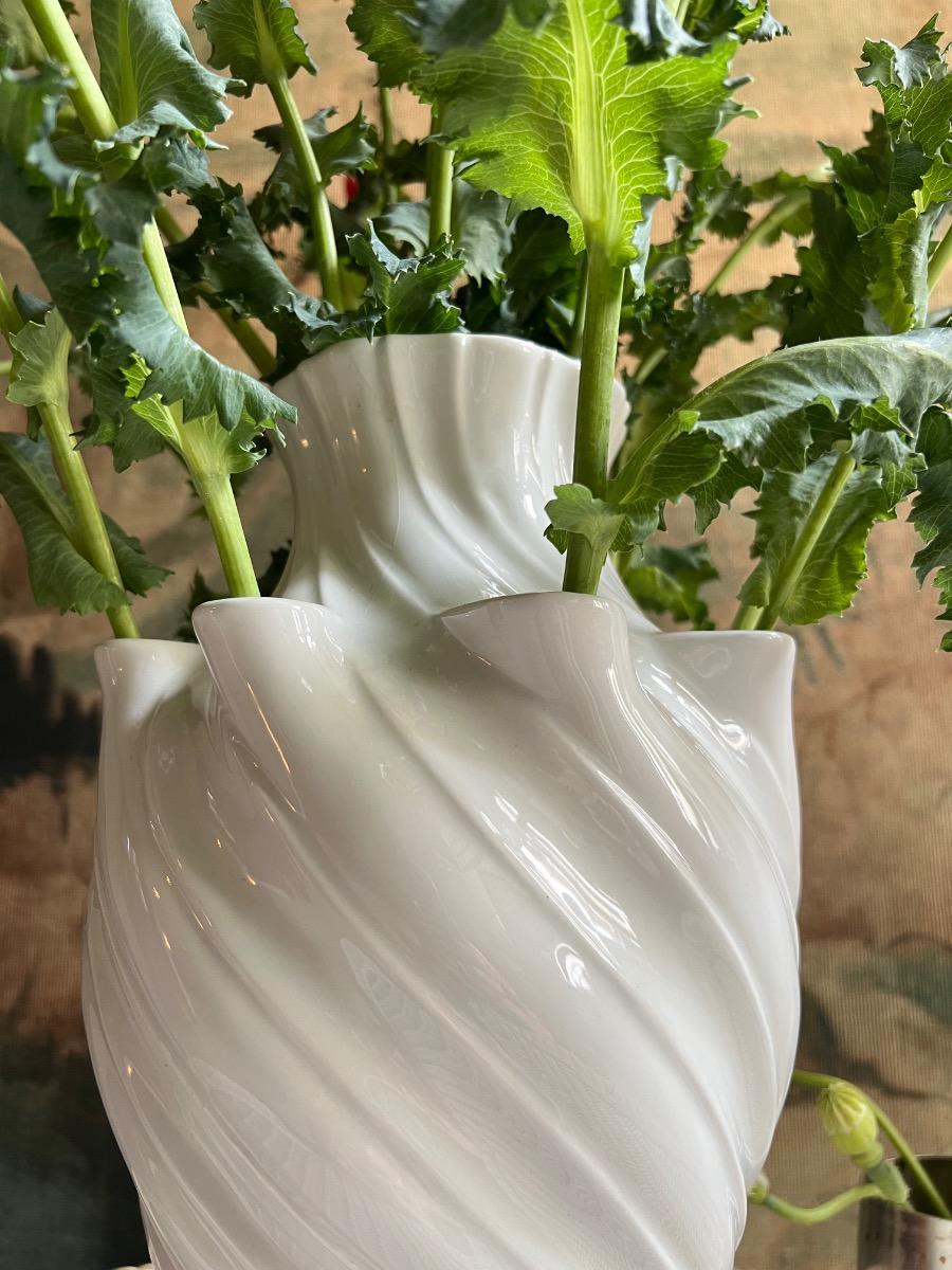 Grand vase pique-fleurs faïence 1960